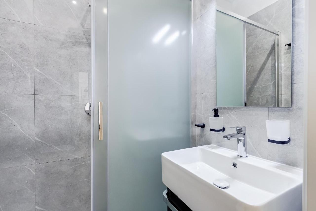 Bdc - The Boss: Stunning 2-Bdr Apartment @Termini Рим Экстерьер фото
